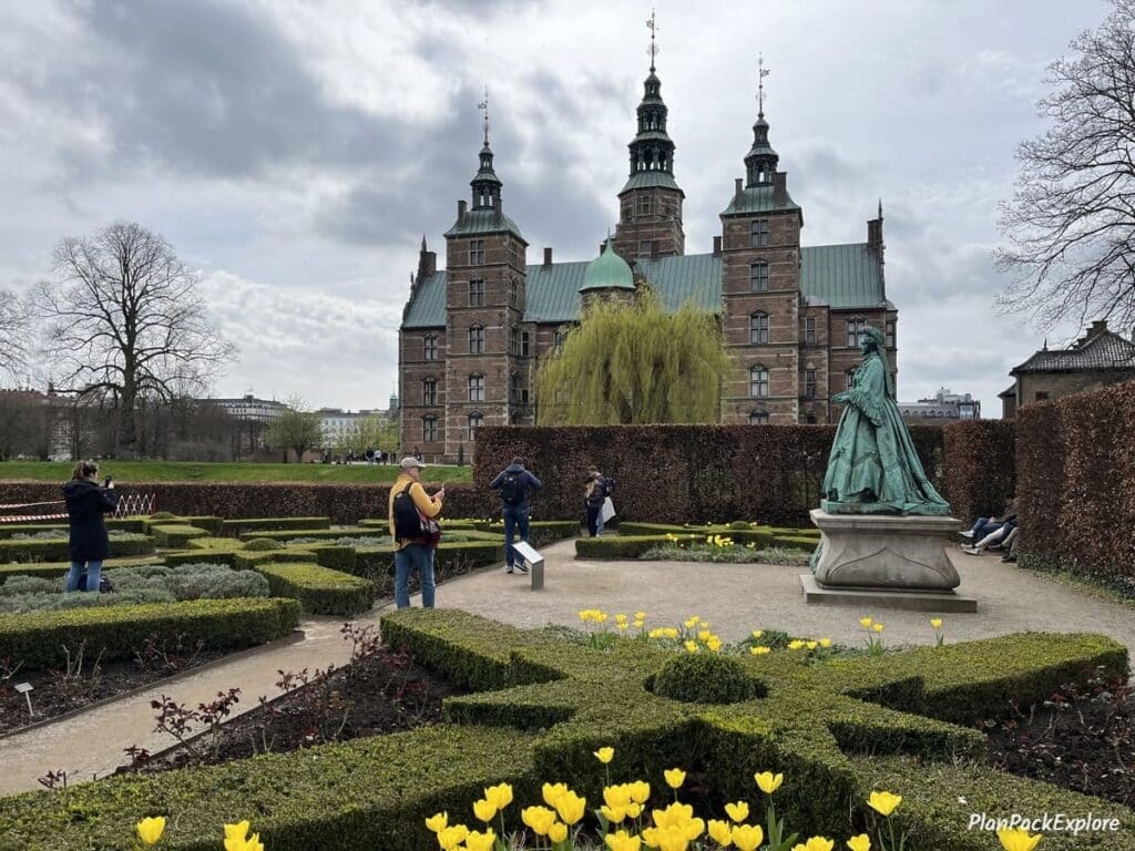 A palace surrounded by gardens in copenhagen.